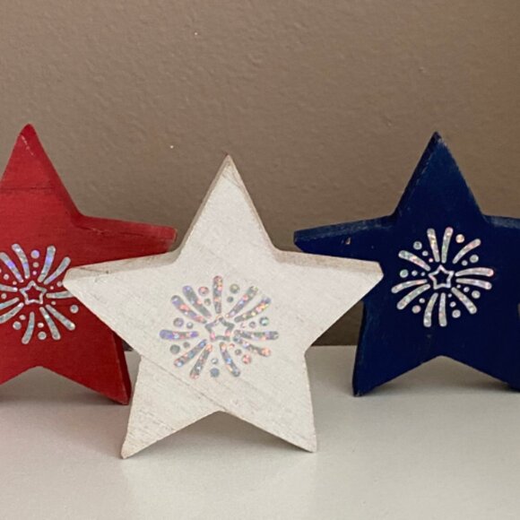 Patriotic Tiered Tray Set of 3 Red White and Blue Wood Stars July 4th Decor - Picture 3 of 6